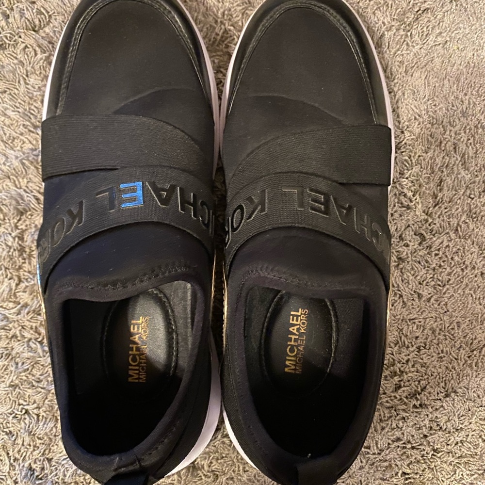 Michael Kors women’s size 7.5 slide in shoe.